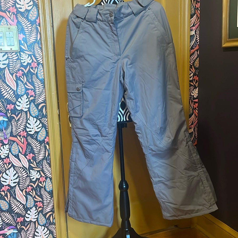 Grey Cabela’s Snowboarding Pants Size M